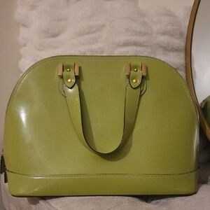 ALBERTA di Canio Genuine Leather Dome Bright Green Handbag With Dust Bag